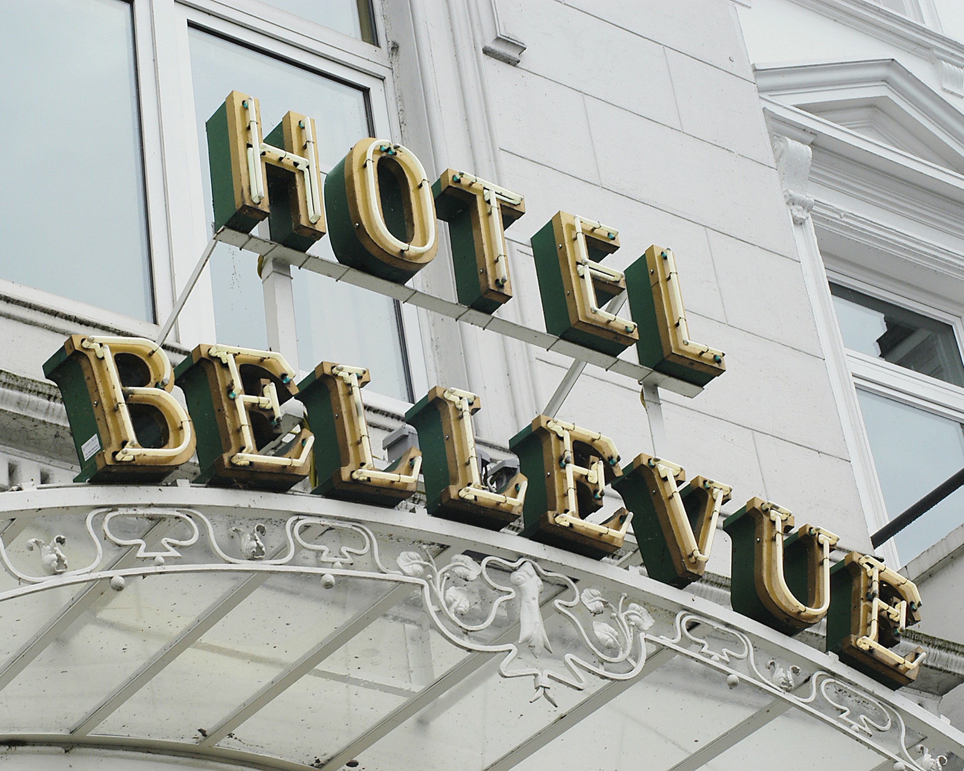 Eingang relexa hotel Bellevue Eingang relexa hotel Bellevue